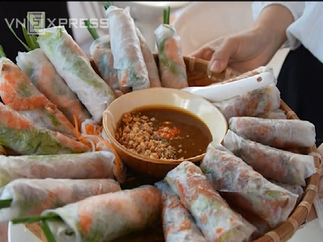 10 món ngon làm nên thiên đường ăn vặt Sài Gòn