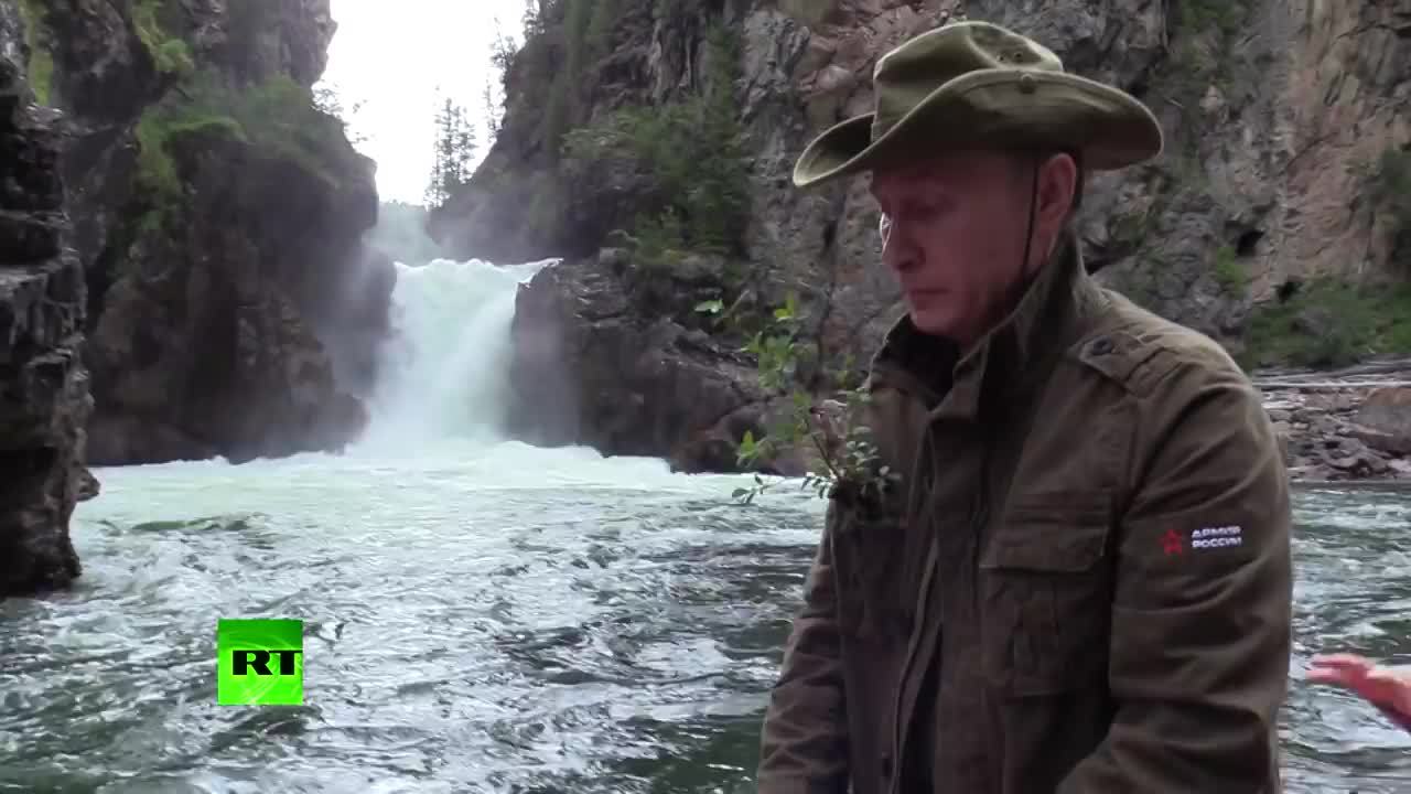 Tổng thống Putin câu cá