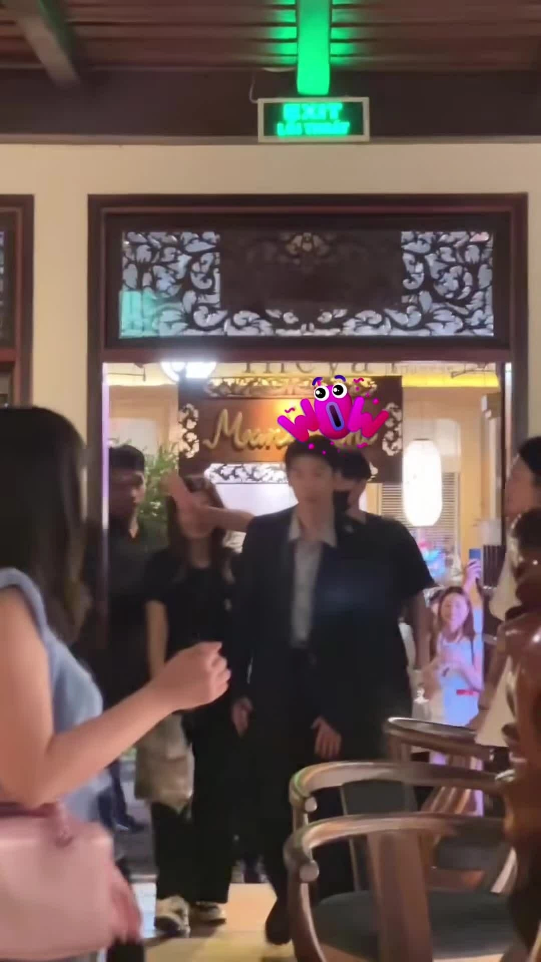 Hứa Quang Hán thưởng thức gỏi cuốn, phở thố đá Việt Nam Hứa Quang Hán ăn phở, gỏi cuốn ở TP HCM