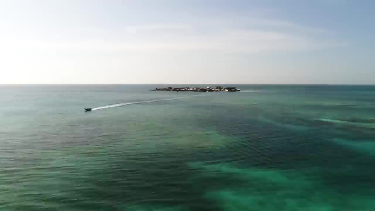 Cận cảnh đảo chật chội nhất thế giới Đảo Santa Cruz del Islote