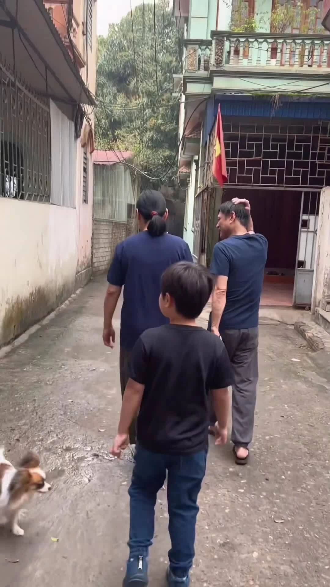 Áp lực của con một khi chăm sóc cha mẹ già