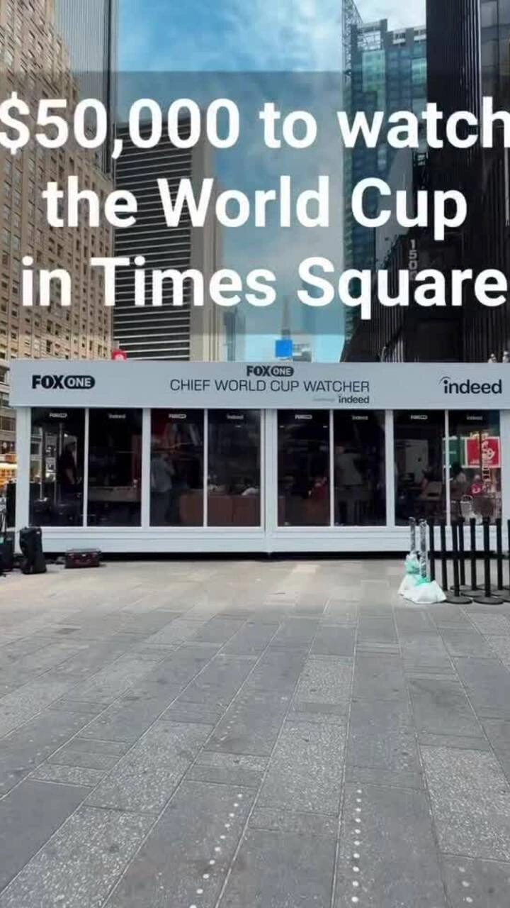 Được trả 50.000 USD để xem đủ 104 trận World Cup