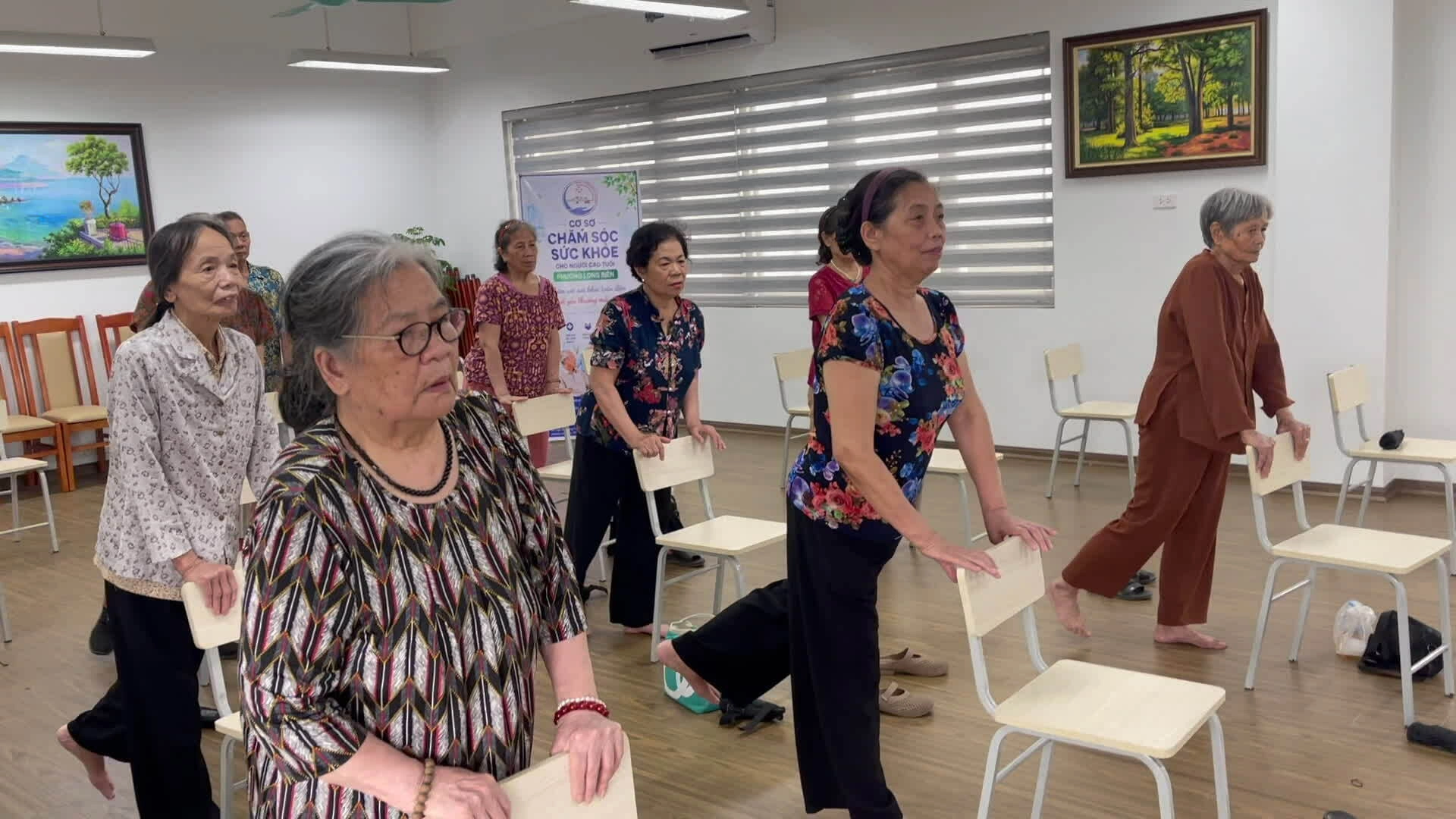Viện dưỡng lão bán trú ban ngày đầu tiên