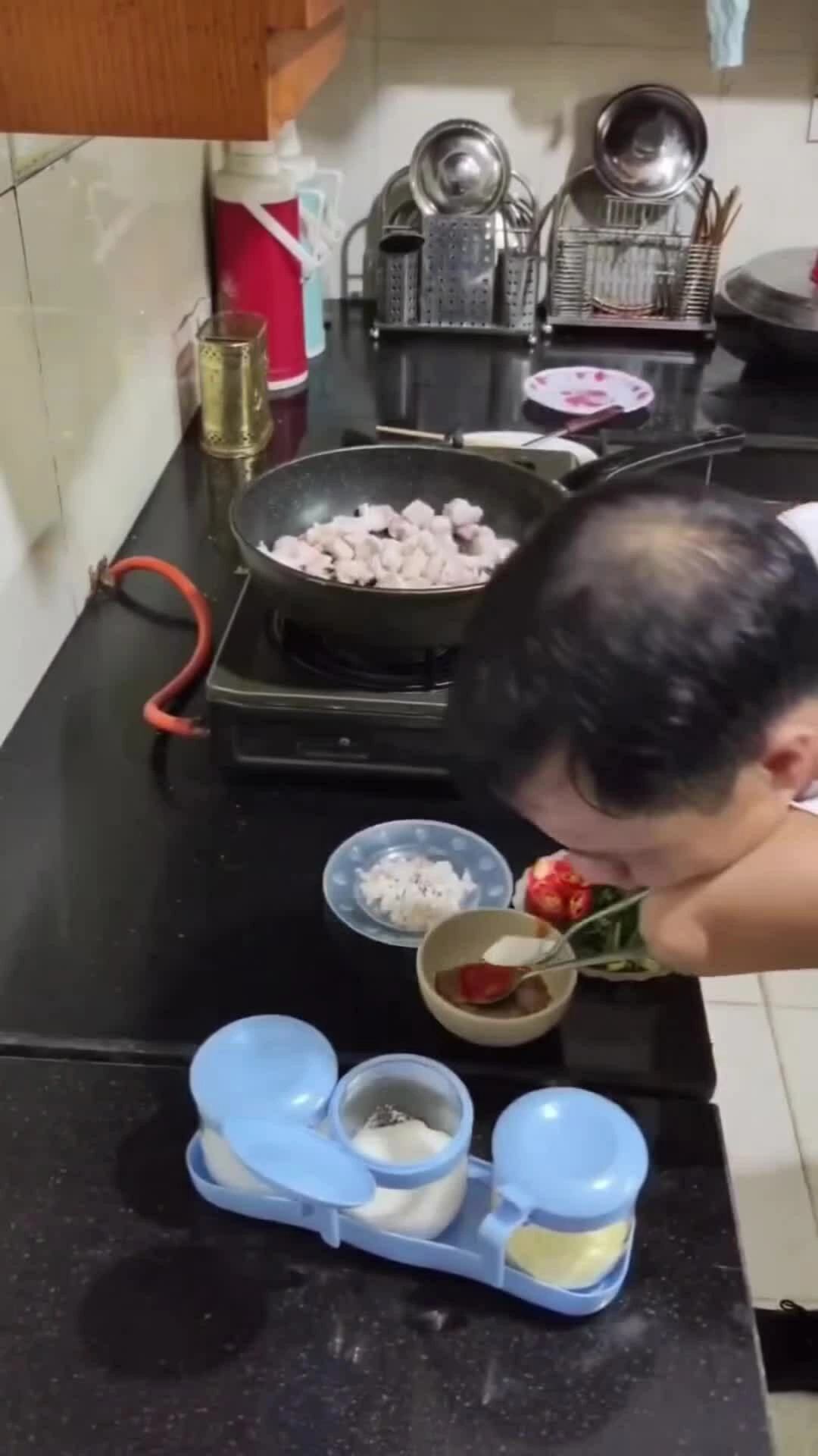 Cuộc đời mới của người đàn ông bỗng dưng mất hết tay chân