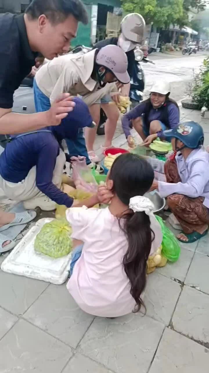 Phép màu cho cô bé mồ côi bán rau
