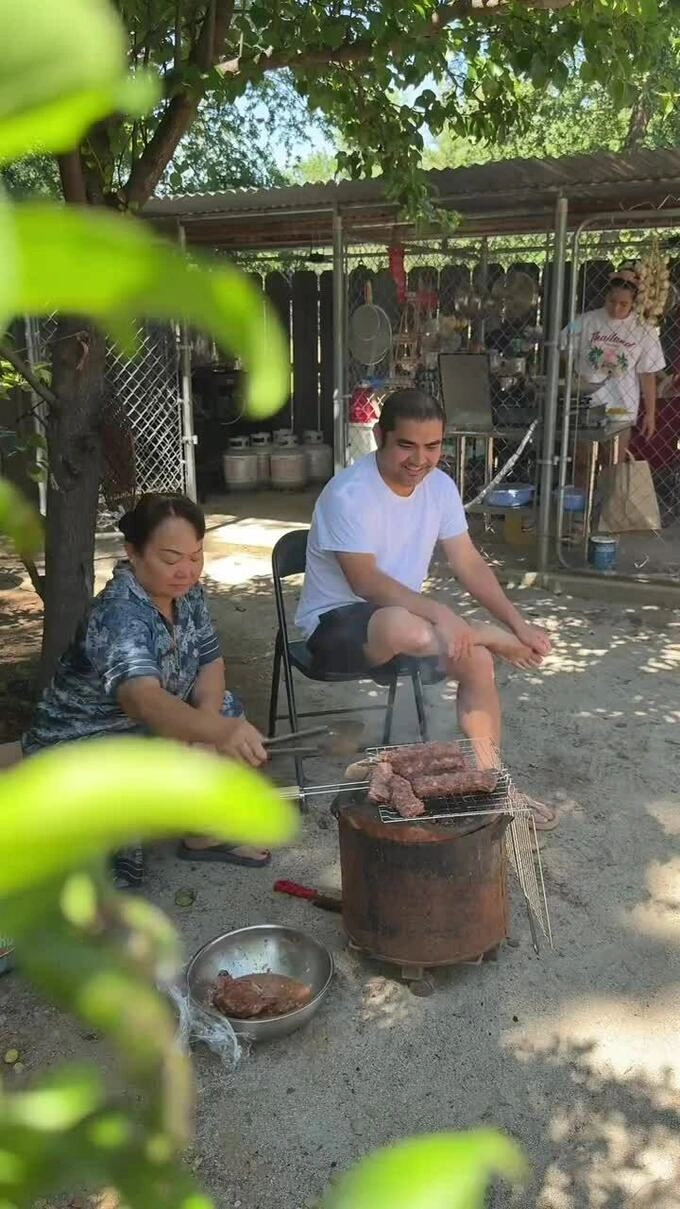 Gia đình Việt dựng miệt vườn thu nhỏ trên đất Mỹ