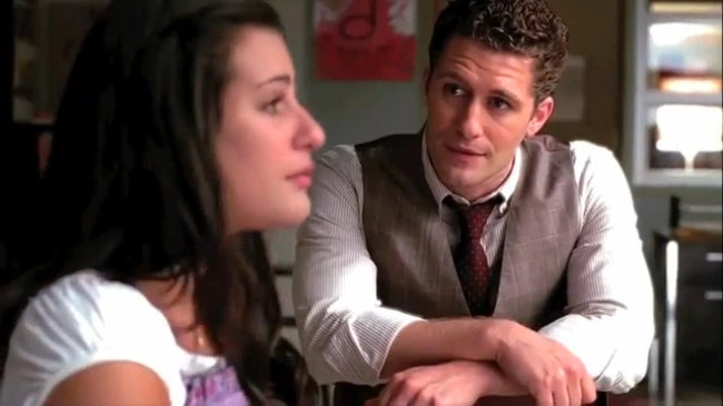Cory Monteith và bạn gái Lea Michele hát 'Just the Way You Are' trong 'Glee'