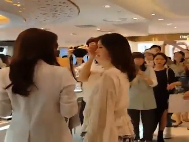 Kim Tae Hee che bụng bầu bốn tháng