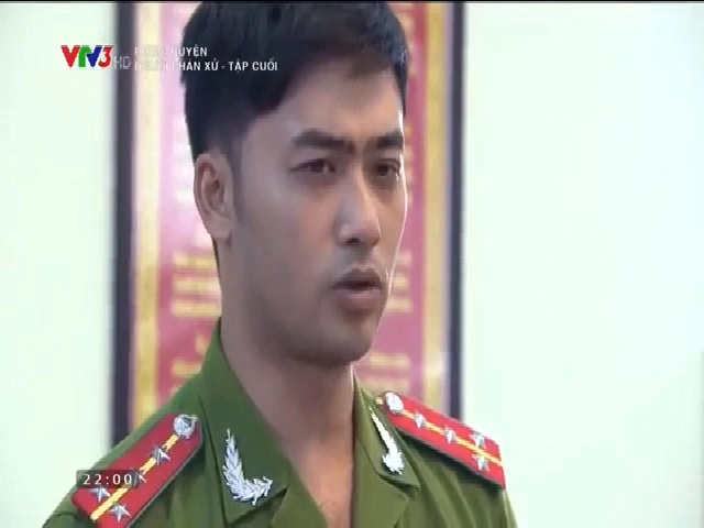 Bảo Ngậu lộ thân phận công an trong tập cuối