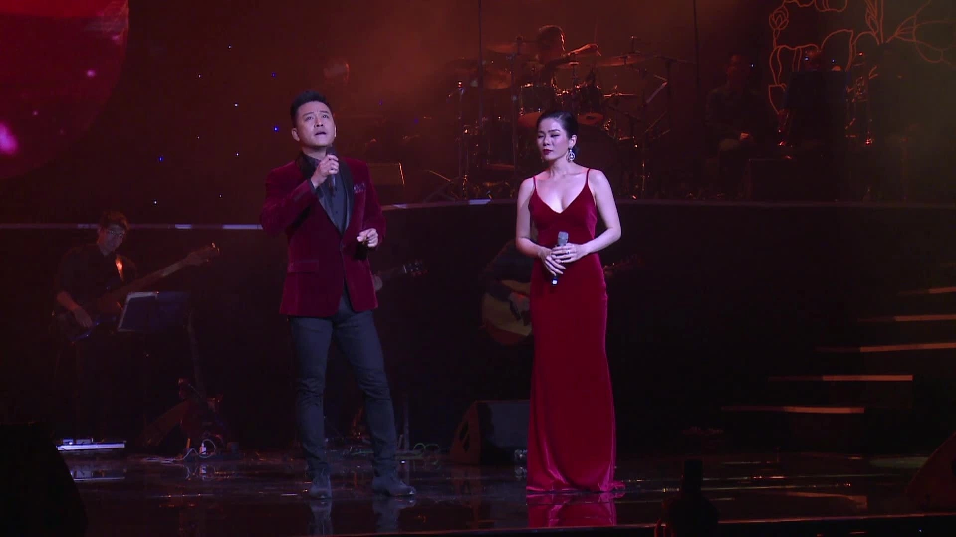 Tuấn Hưng, Lệ Quyên hát "Hạnh phúc"