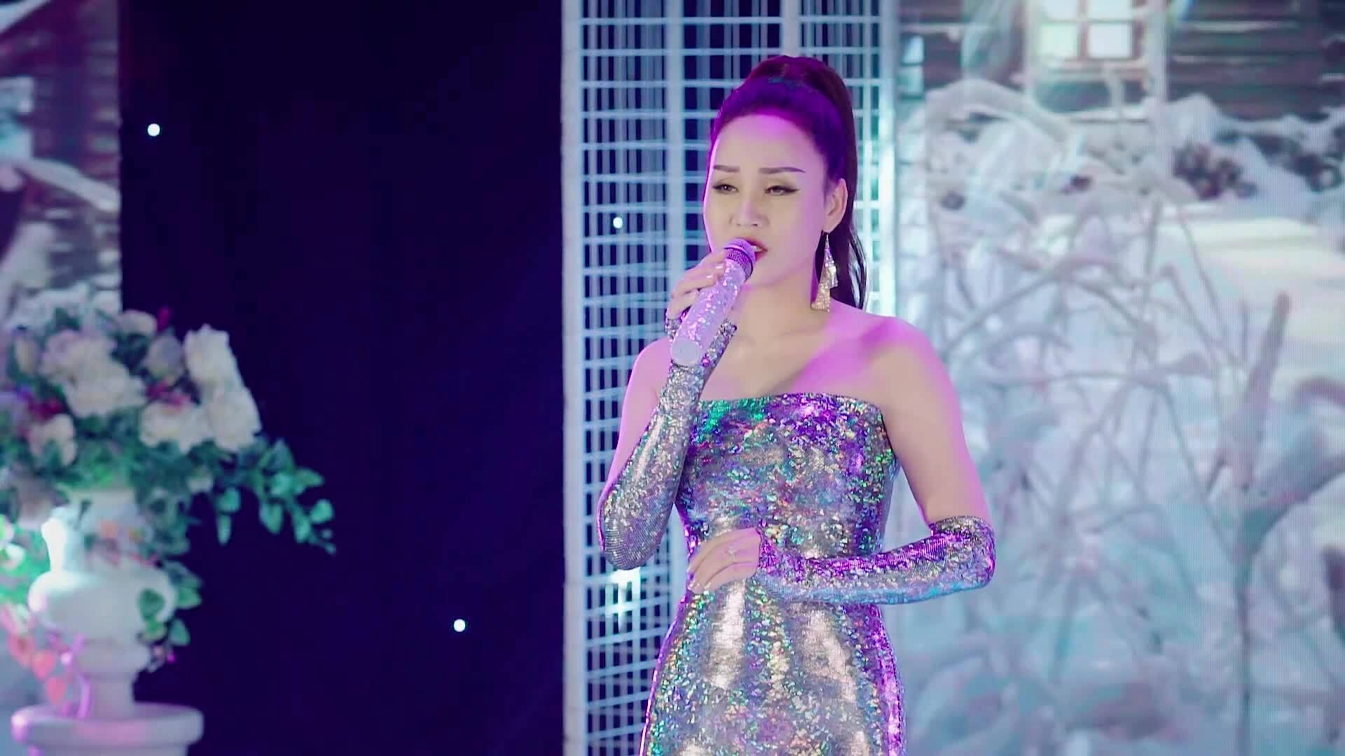 'Sao Mai' Khánh Ly hát về tình yêu tan vỡ