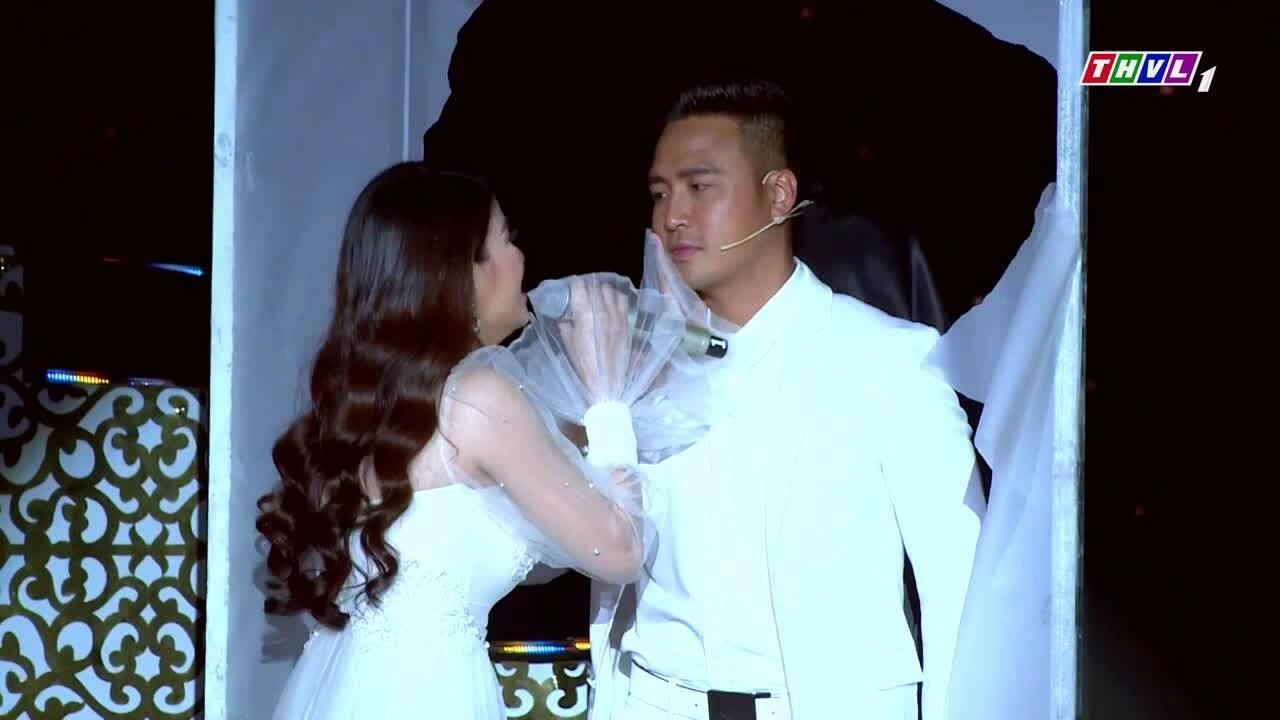 Thanh Duy phụ diễn cho Kha Ly ở 'Tình Bolero'