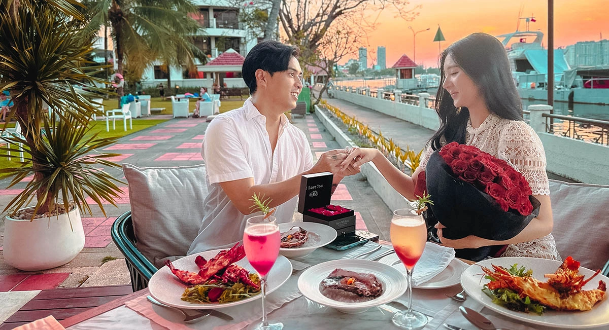 Hồ Quang Hiếu câu hôn bạn gái