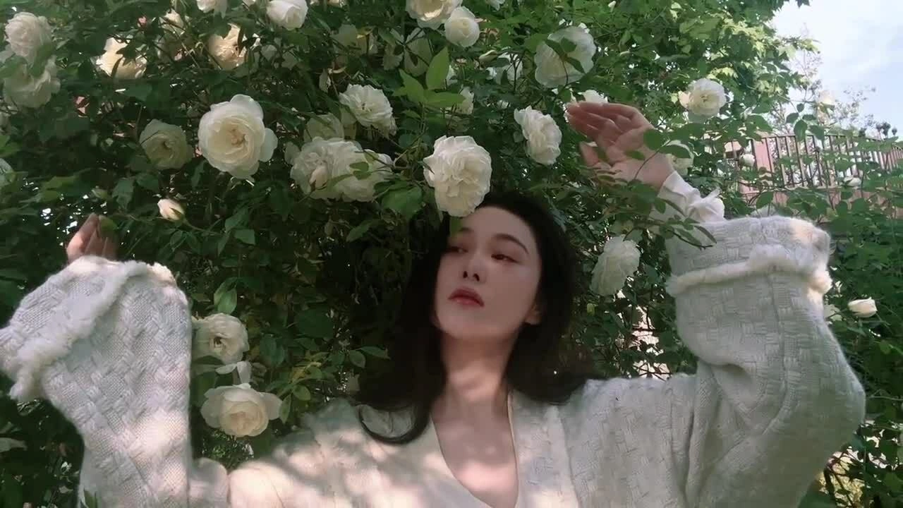 Vườn hoa của 'Lý Mạc Sầu' Trương Hinh Dư