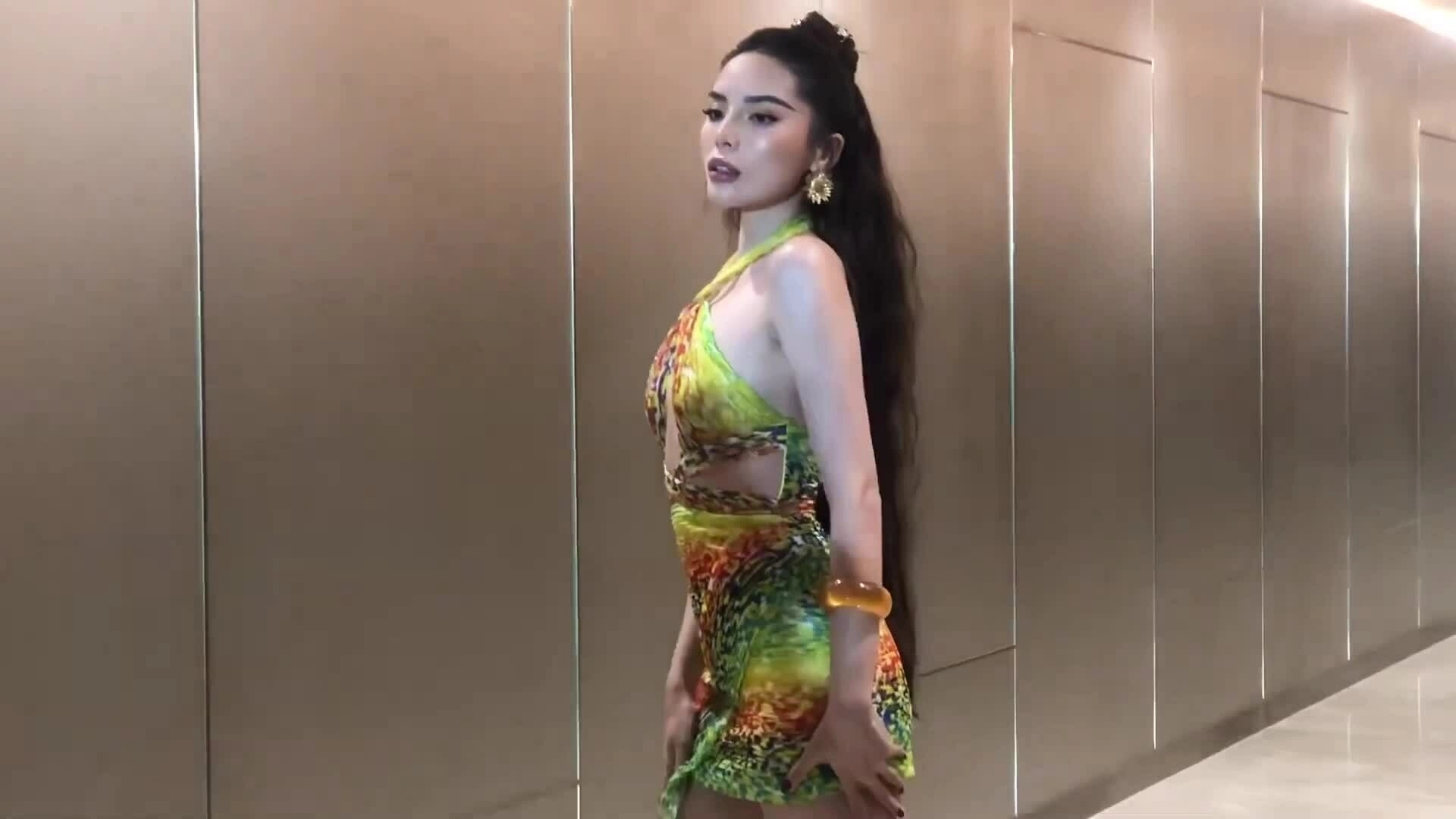 Kỳ Duyên dự show của Katy Nguyễn