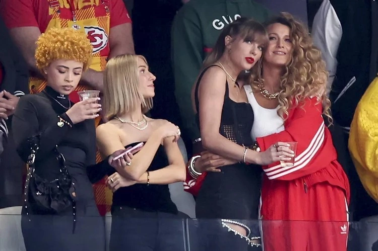 Cuộc tình 'gây bão' của Taylor Swift - Báo VnExpress Giải trí