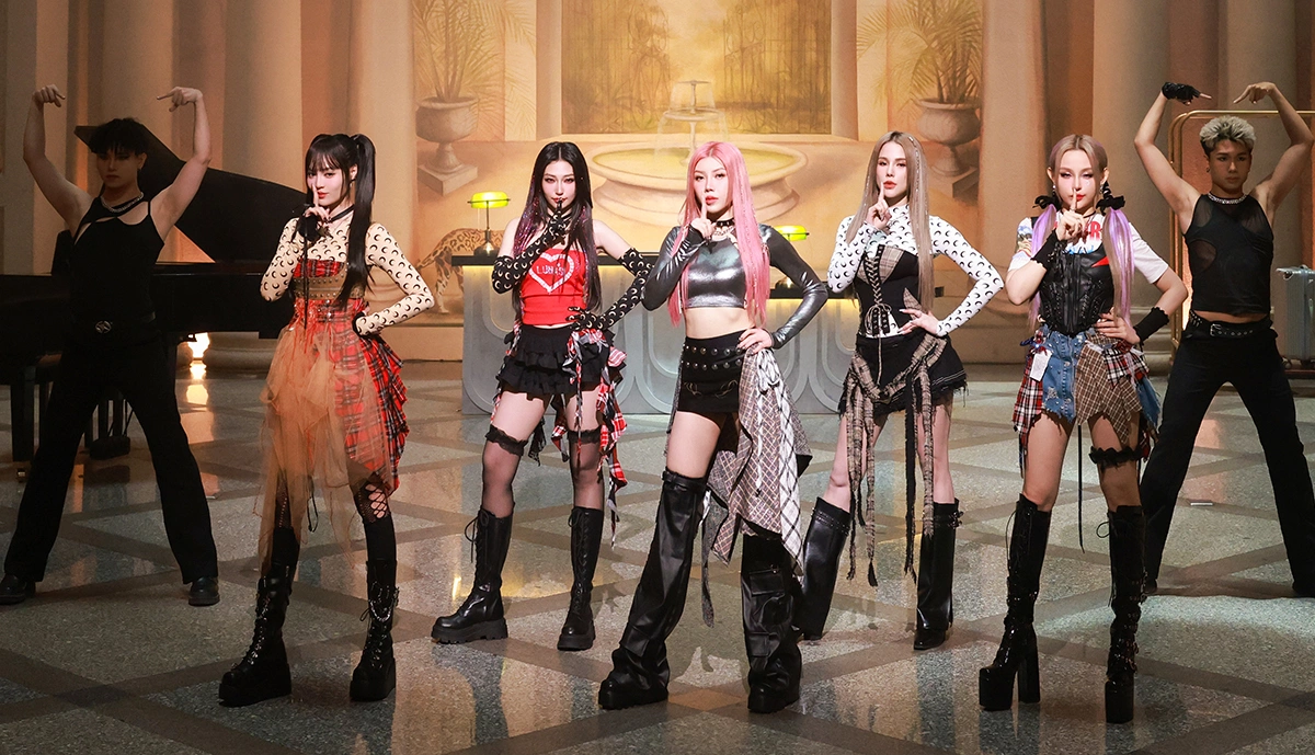 Nhóm LUNAS ra MV "Moonlight"