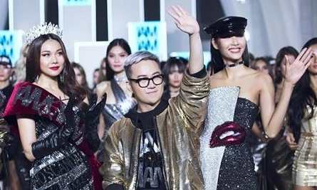 Thanh Hằng, Hoàng Thùy chào kết show thời trang của Chung Thanh Phong
