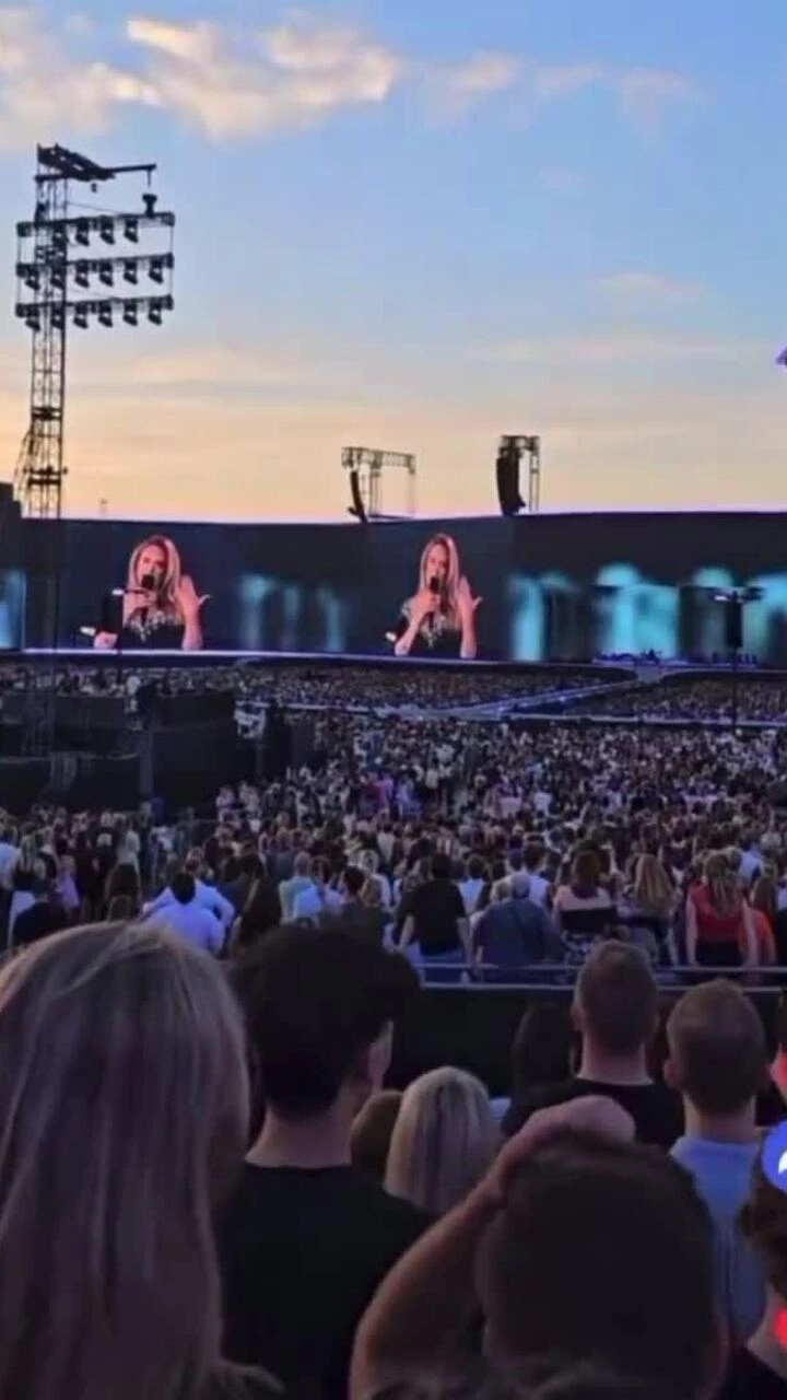 Adele xác nhận đã đính hôn