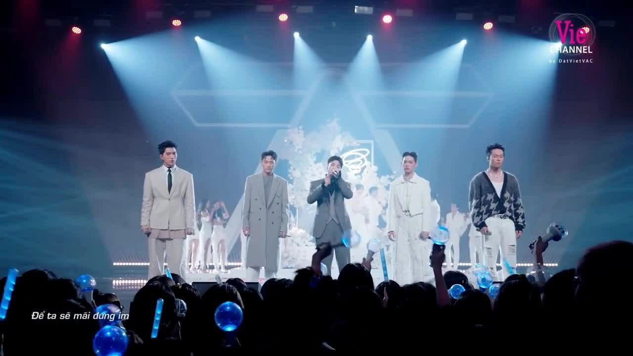 Trích tiết mục "Kim phút kim giờ" trong "Anh trai say hi"