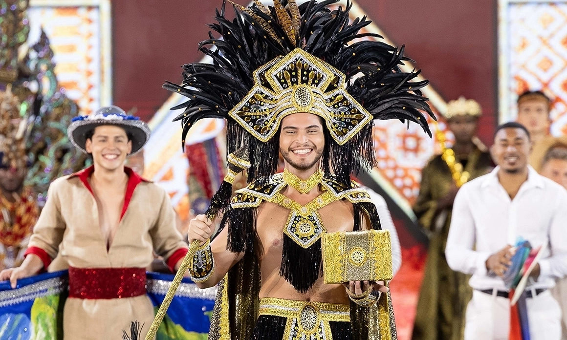 Hậu trường dàn thí sinh Mr World diễn trang phục dân tộc