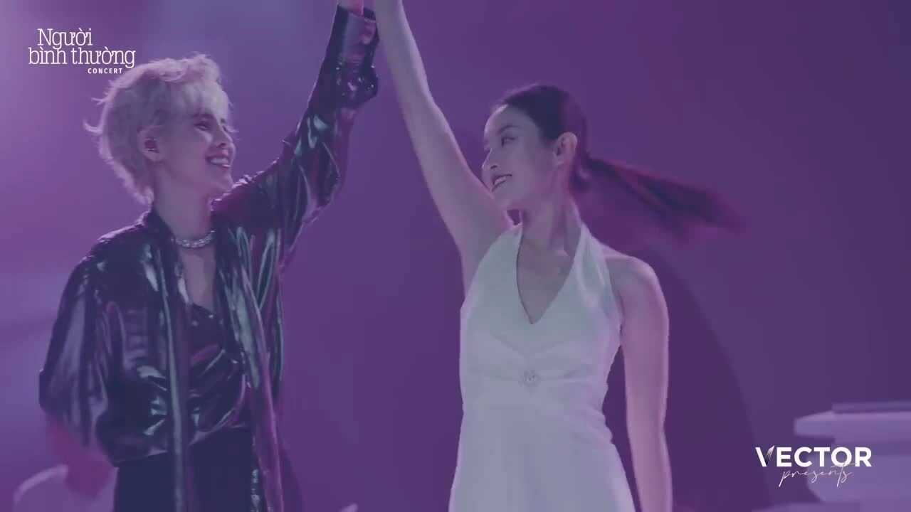 Vũ Cát Tường và bạn đời biểu diễn cùng nhau trong concert "Người bình thường"