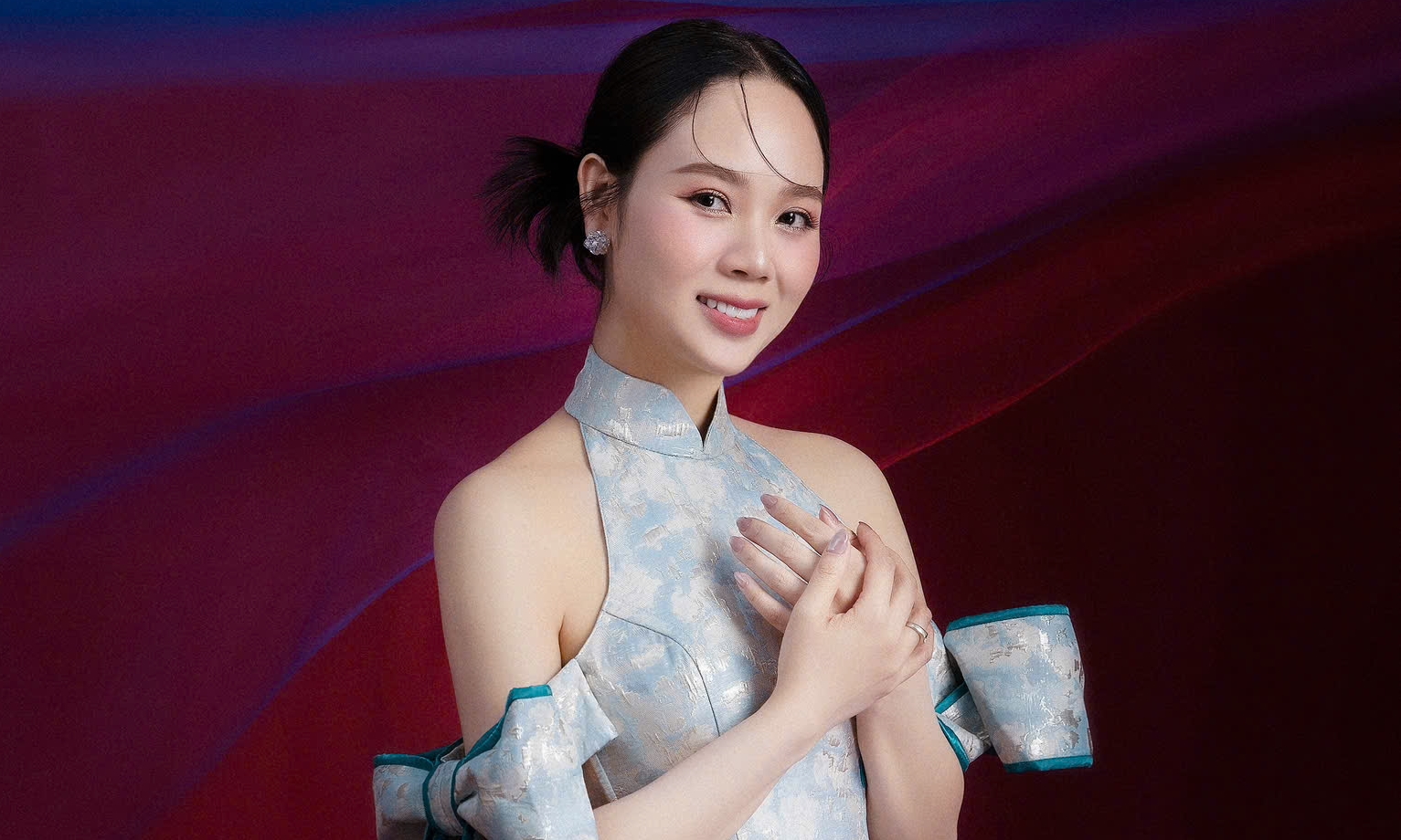 Hậu trường chụp ảnh áo dài của Hoa hậu Mai Phương