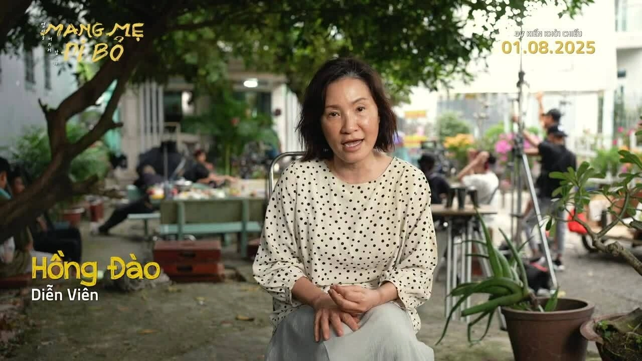Hồng Đào, Tuấn Trần trong hậu trường phim "Mang mẹ đi bỏ"