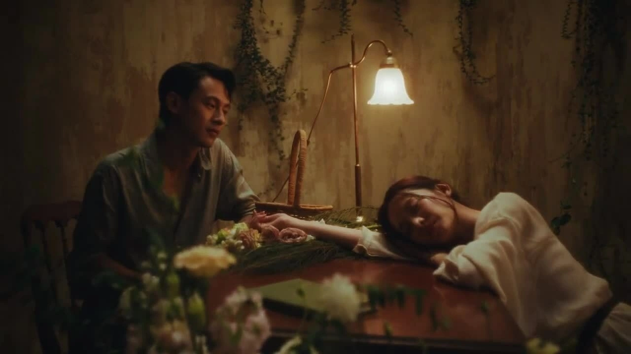 MV "Sau ngần ấy năm" của Hà Nhi
