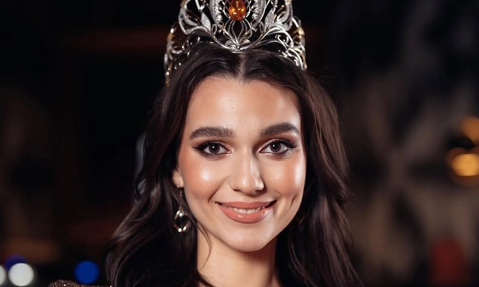 Á hậu 2 Miss World catwalk