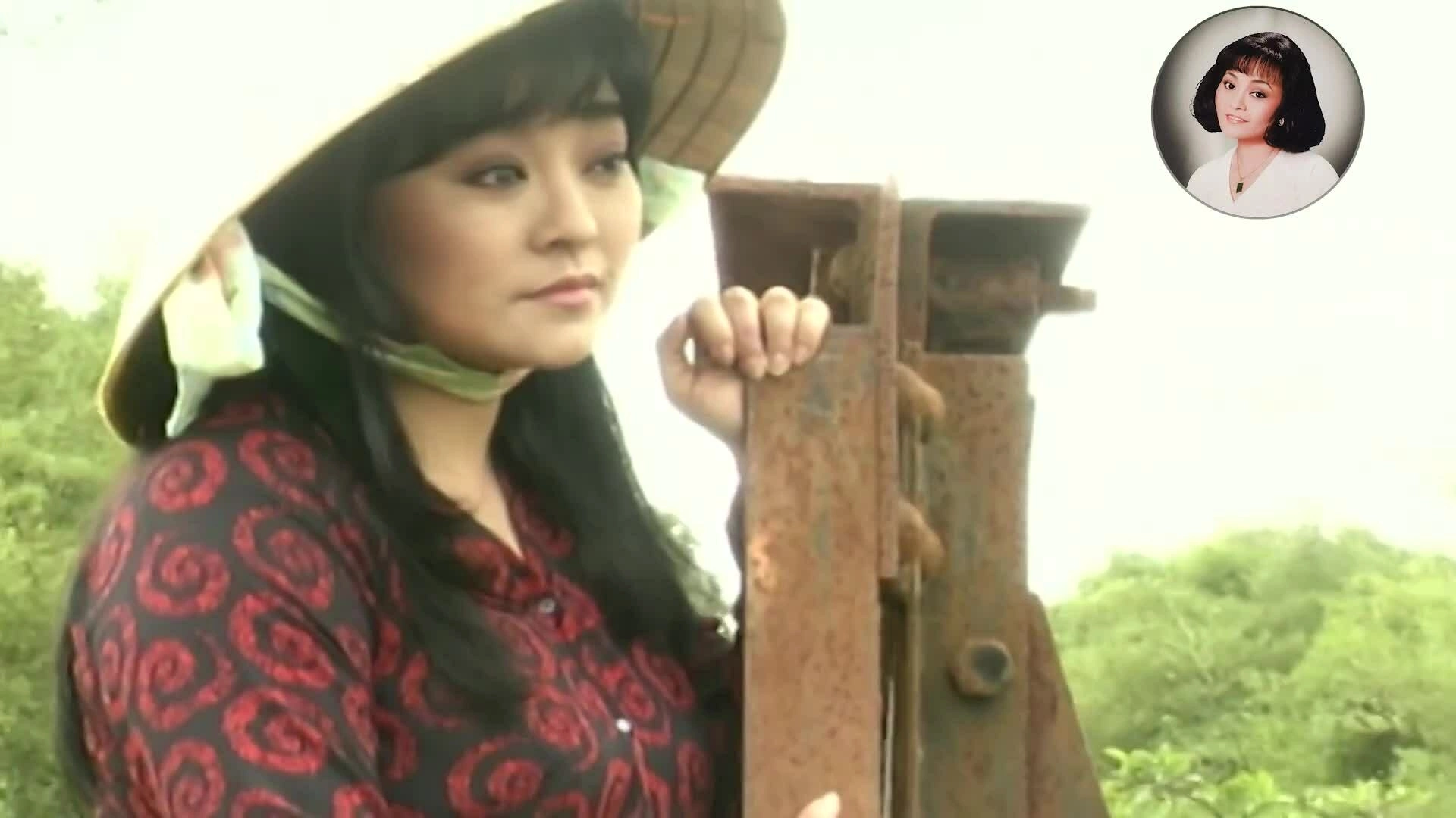 Hương Lan hát liên khúc "Còn thương rau đắng mọc sau hè, Bông bí vàng"