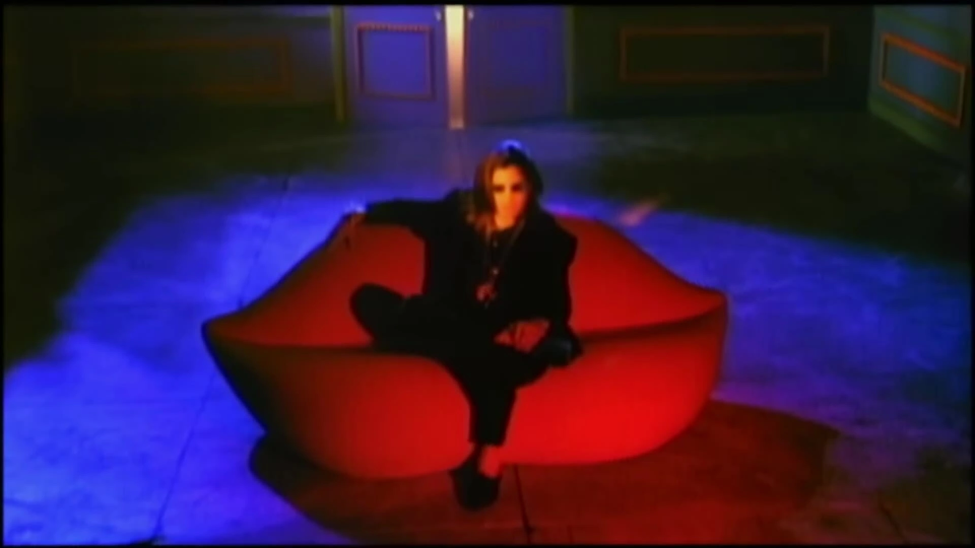 MV "No More Tears" của Ozzy Osbourne