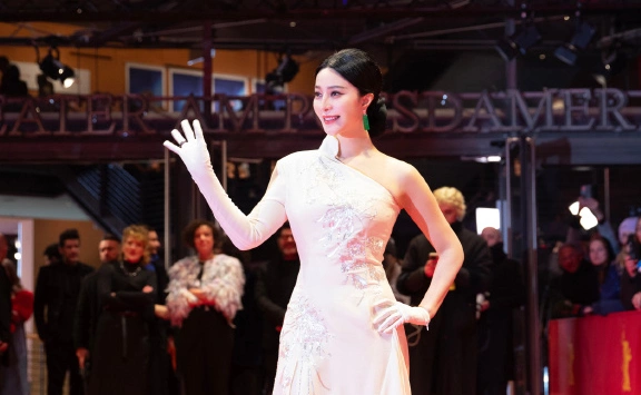 7 năm Phạm Băng Băng vượt nghịch cảnh