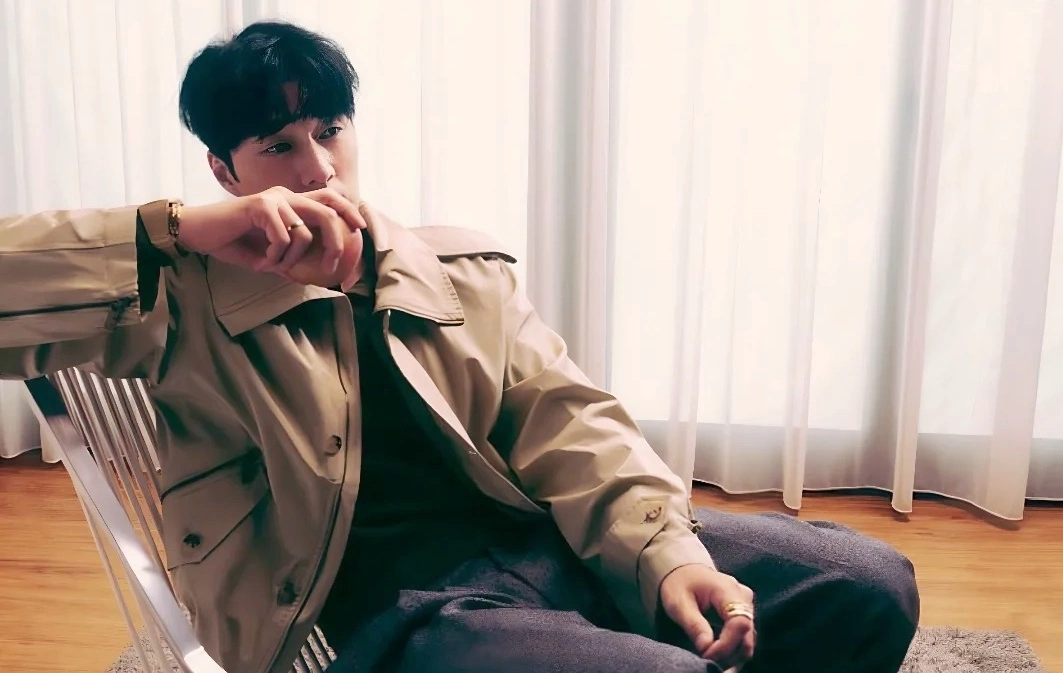 So Ji Sub chụp ảnh thời trang