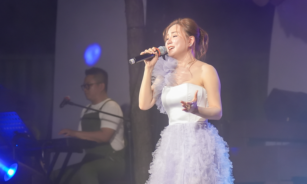 Jimmii Nguyễn, Vy Oanh hát "Fantasy"