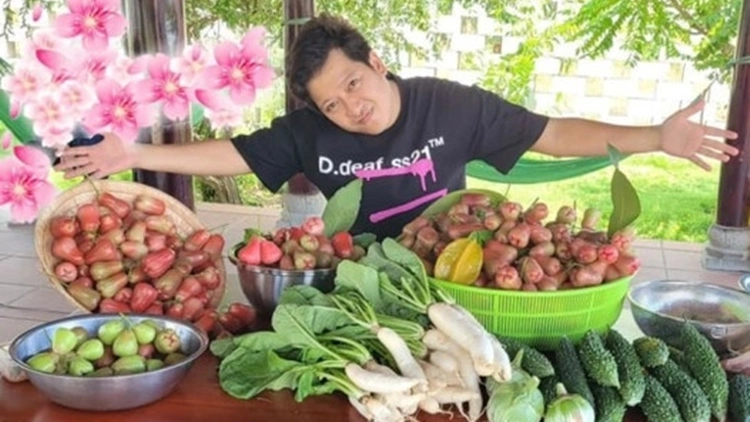 Cuộc sống Trường Giang bên vợ con tại nhà vườn rộng lớn