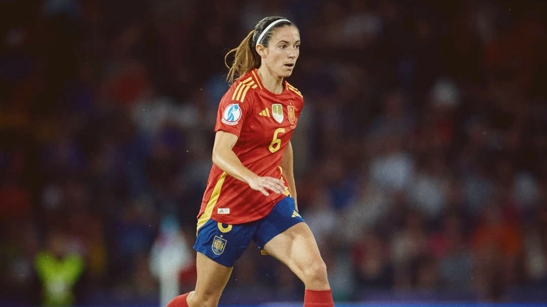 Aitana Bonmati thi đấu trên sân cỏ