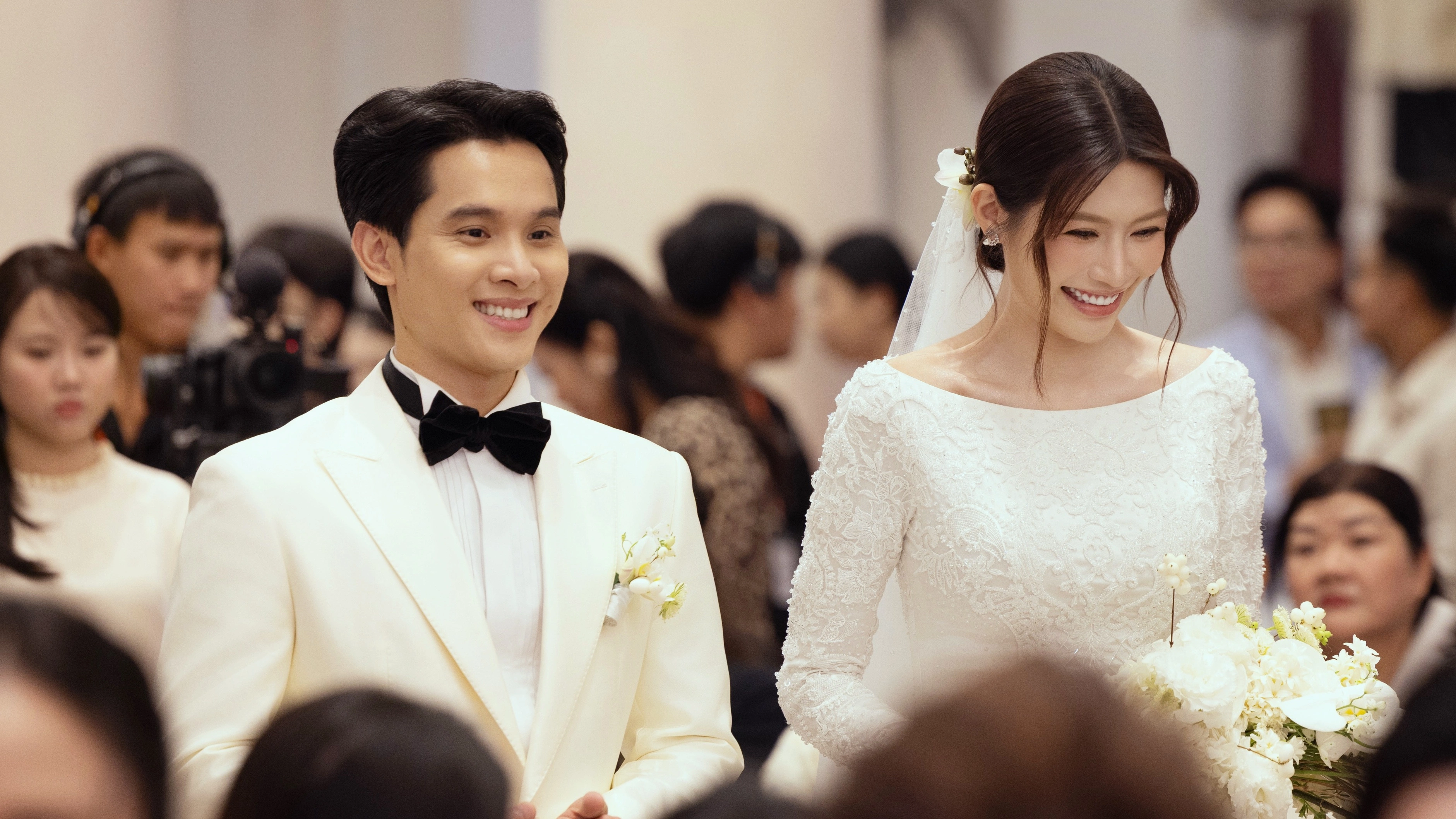 Lễ hôn phối ở nhà thờ của Quỳnh Châu