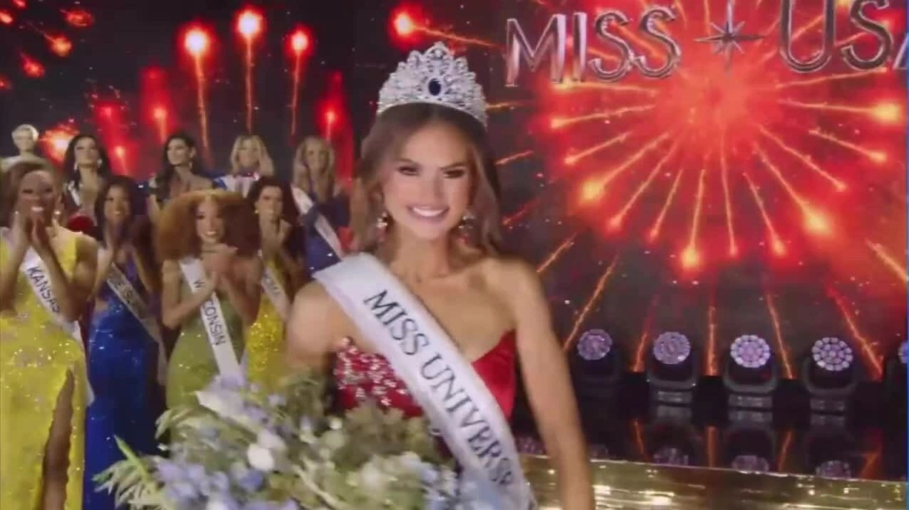 Phút đăng quang của Miss USA 2025