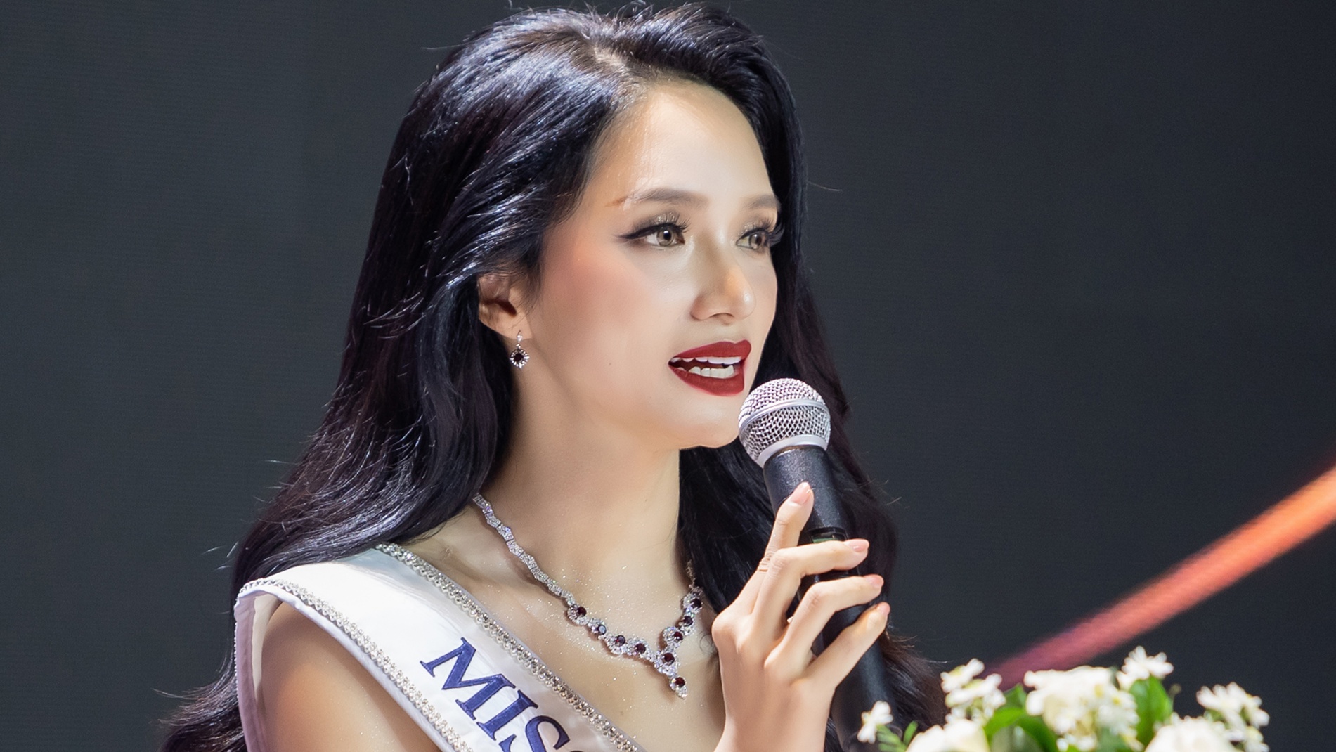 Hương Giang xúc động nói về cơ hội tham gia Miss Universe lần thứ 74