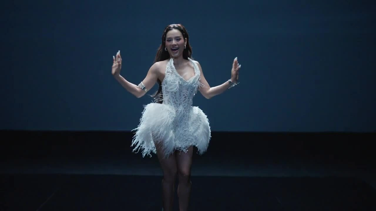 MV "Sứ thần mùa đông" - Phương Trinh Jolie
