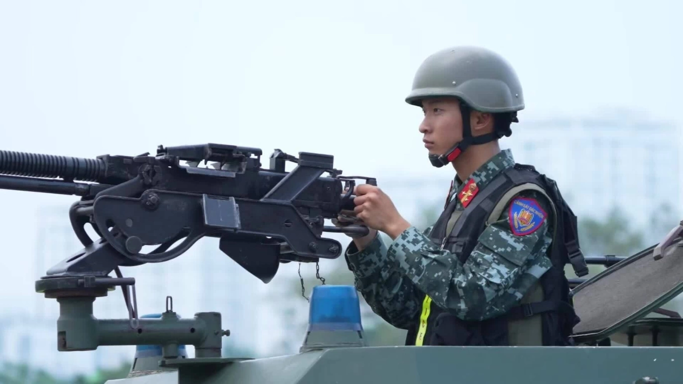 Dàn khí tài trong "Chiến sĩ quả cảm"