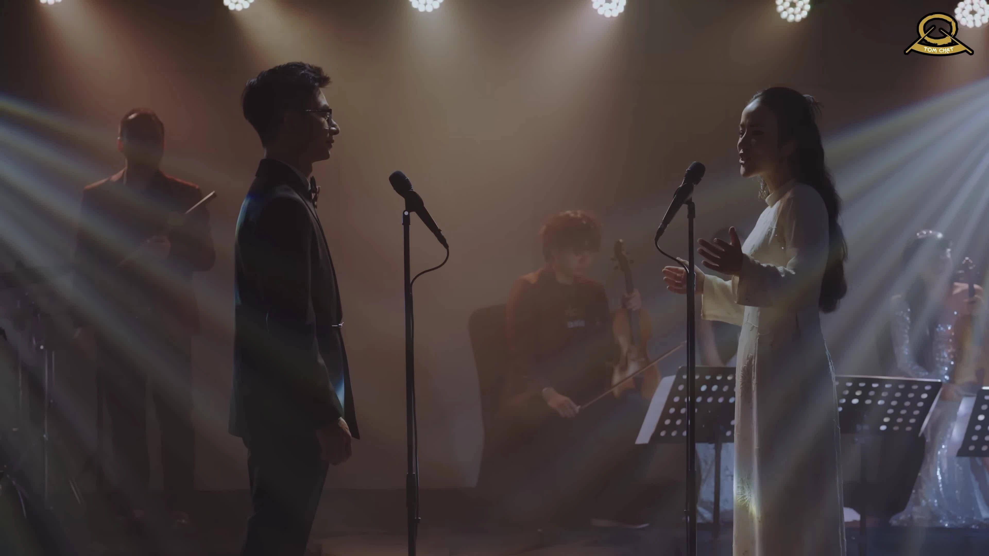 Triệu Hồng Ngọc, Trần Tuấn Hòa hát 'Còn gì đẹp hơn'