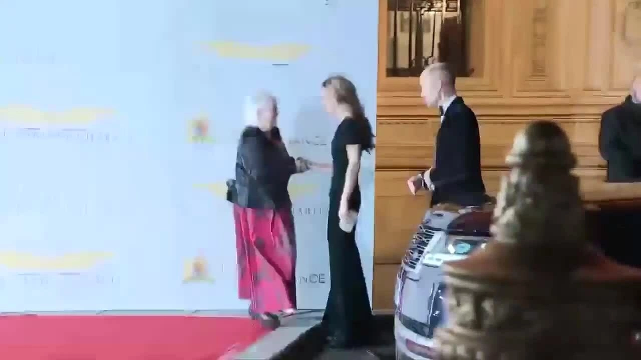 Vương phi Kate tái xuất thảm đỏ sau 2 năm vắng bóng