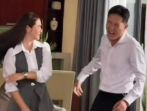 Hậu trường Huyền Lizzie tát Chí Nhân