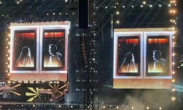 Mỹ Tâm đưa hình Mai Tài Phến lên sân khấu concert