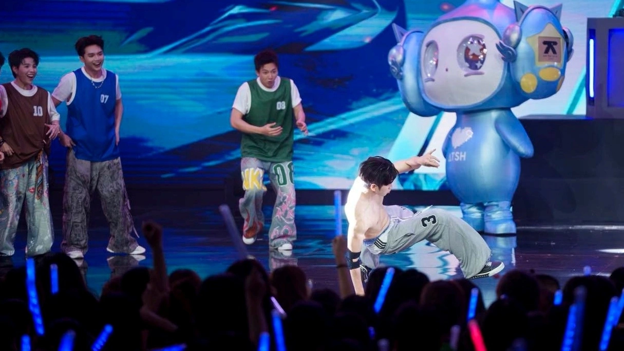 Màn vũ đạo gây choáng của Karik tại 'Anh trai say hi'