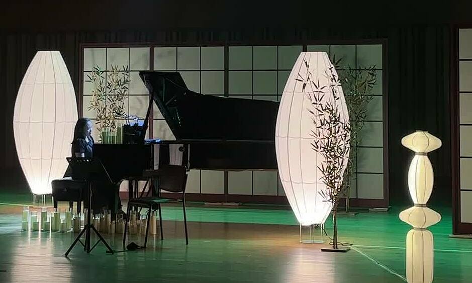 Độc tấu 'Mizu no Naka no Bagatelle'