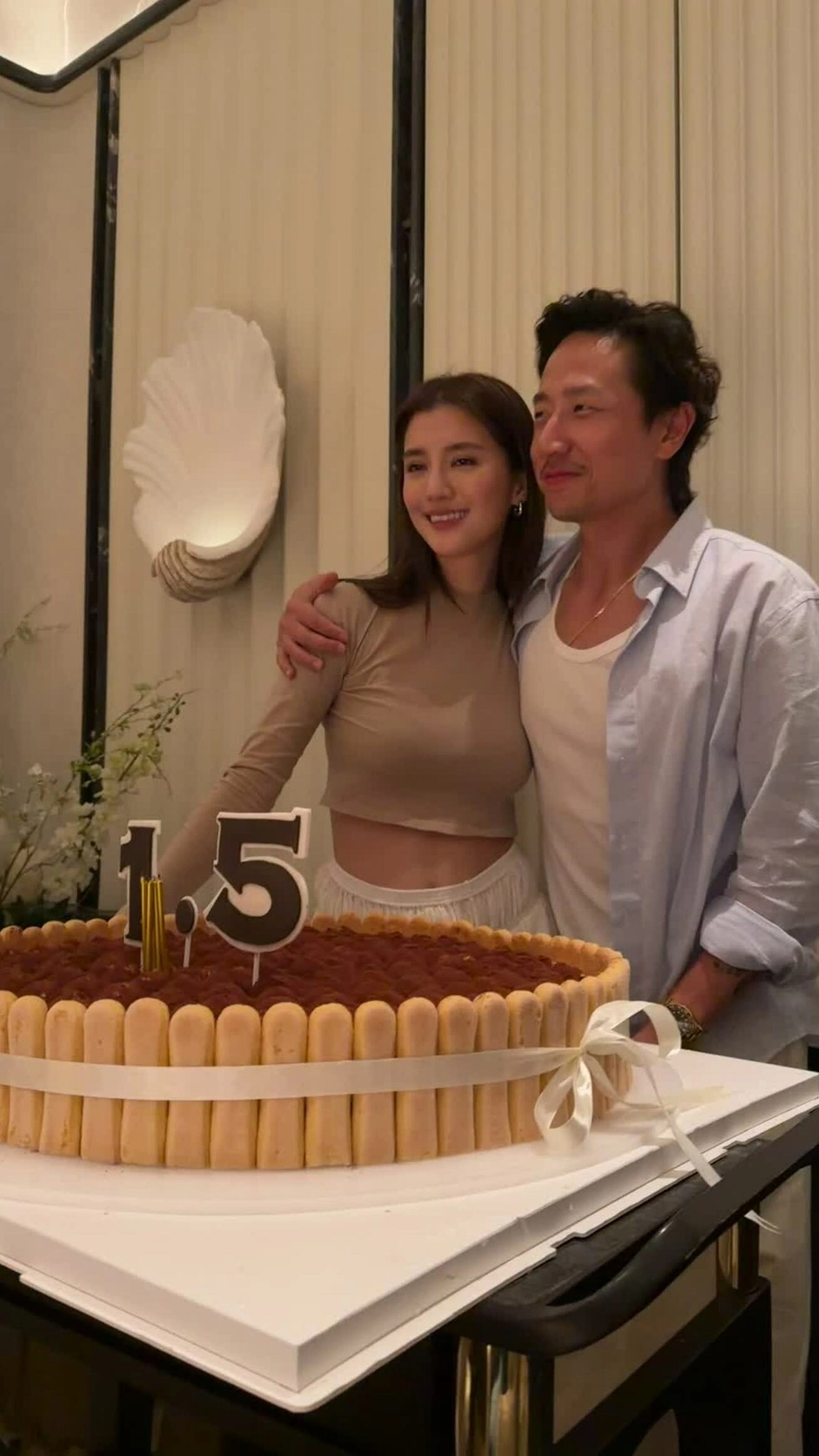 Mỹ nhân 'Diệp Vấn' livestream 11 tiếng thu hơn 20 triệu USD