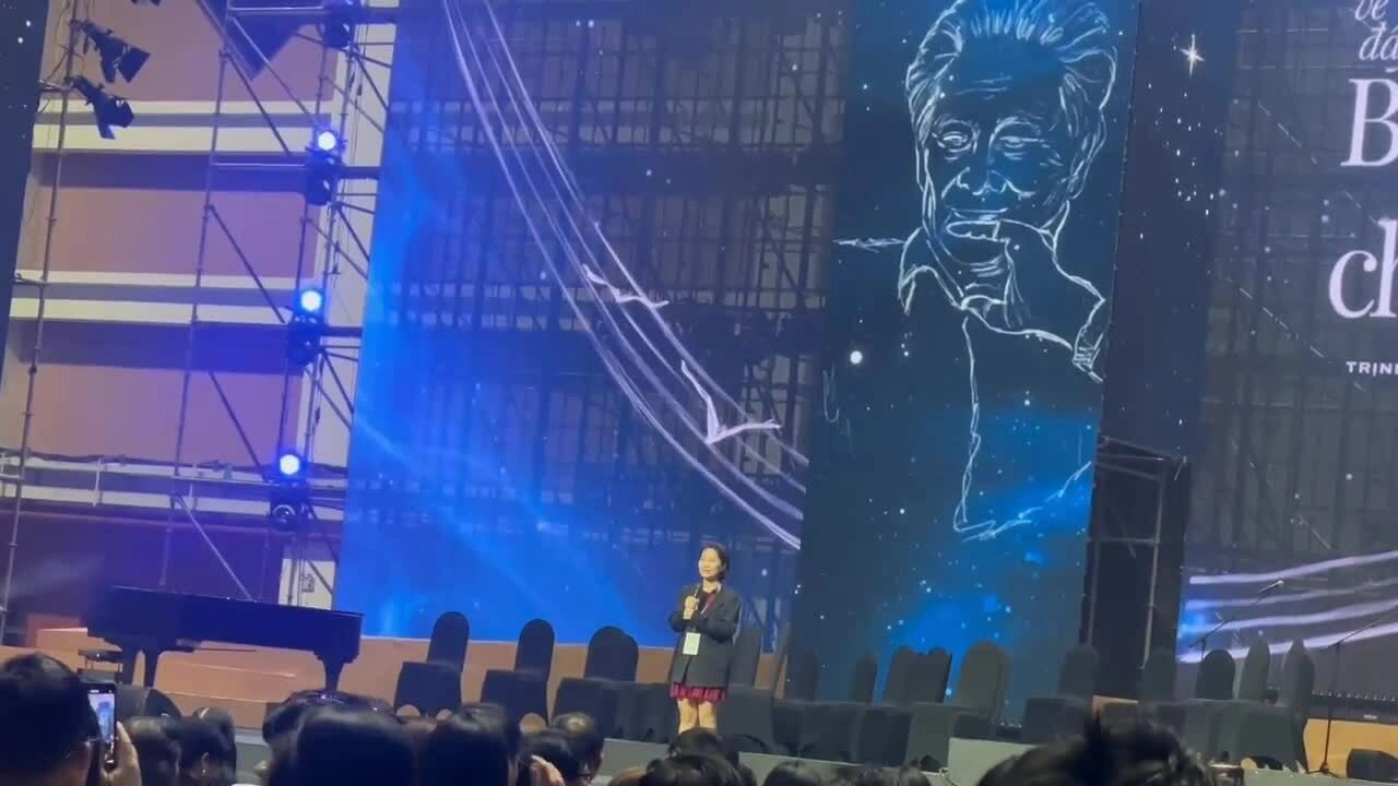 BTC 'Về đây bốn cánh chim trời' bị tuýt còi vì tự ý hủy show